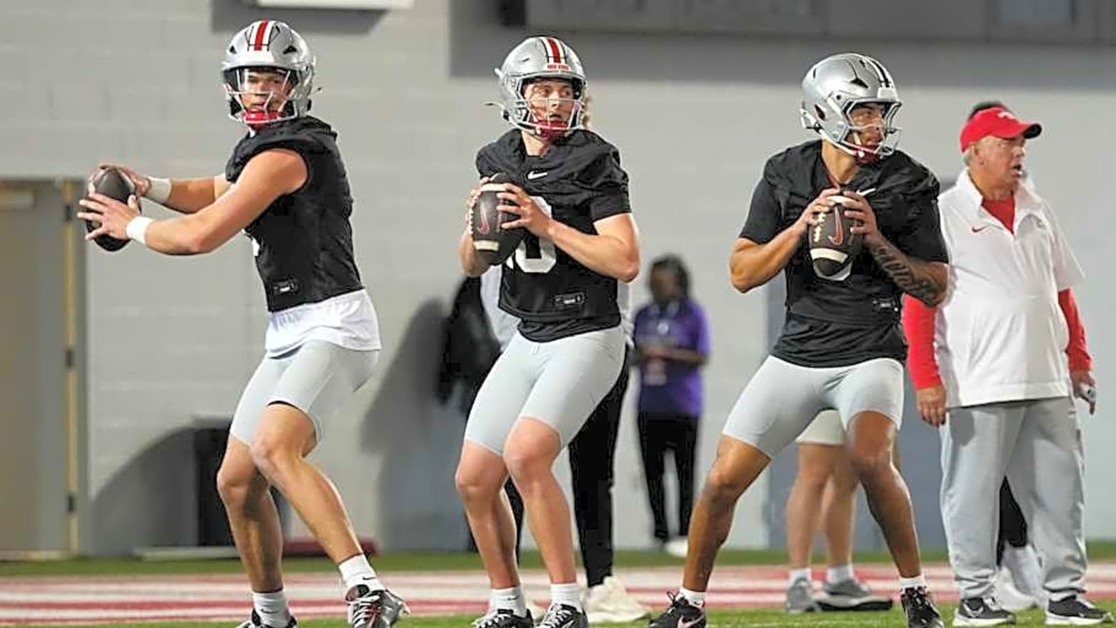 Ohio State Buckeyes&#39; QB Competition is Becoming Unsettling