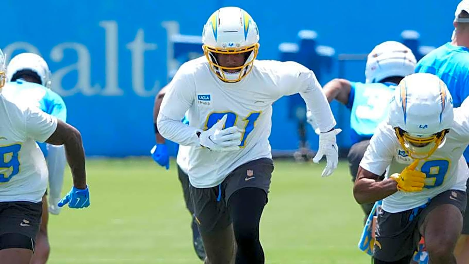 Chargers predicted to cut ties with top weapon right after signing him