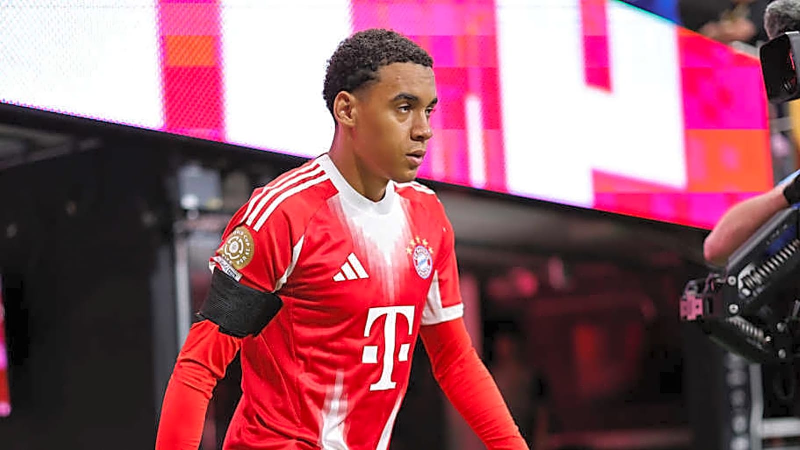 Real Madrid Player Sends Three-Word Message to Bayern Munich&#39;s Jamal Musiala After Serious Injury