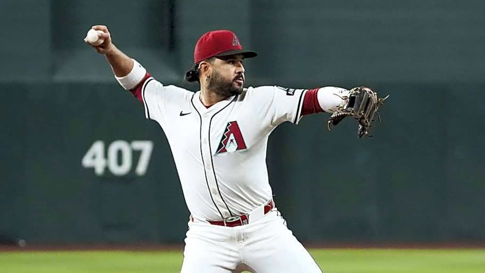 Report: Diamondbacks May Hold On to Eugenio Suárez