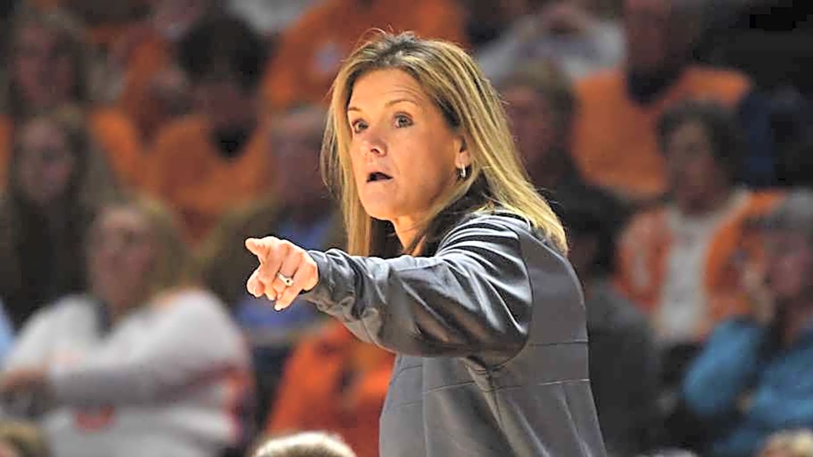 Wisconsin Badgers women's basketball makes late coaching add