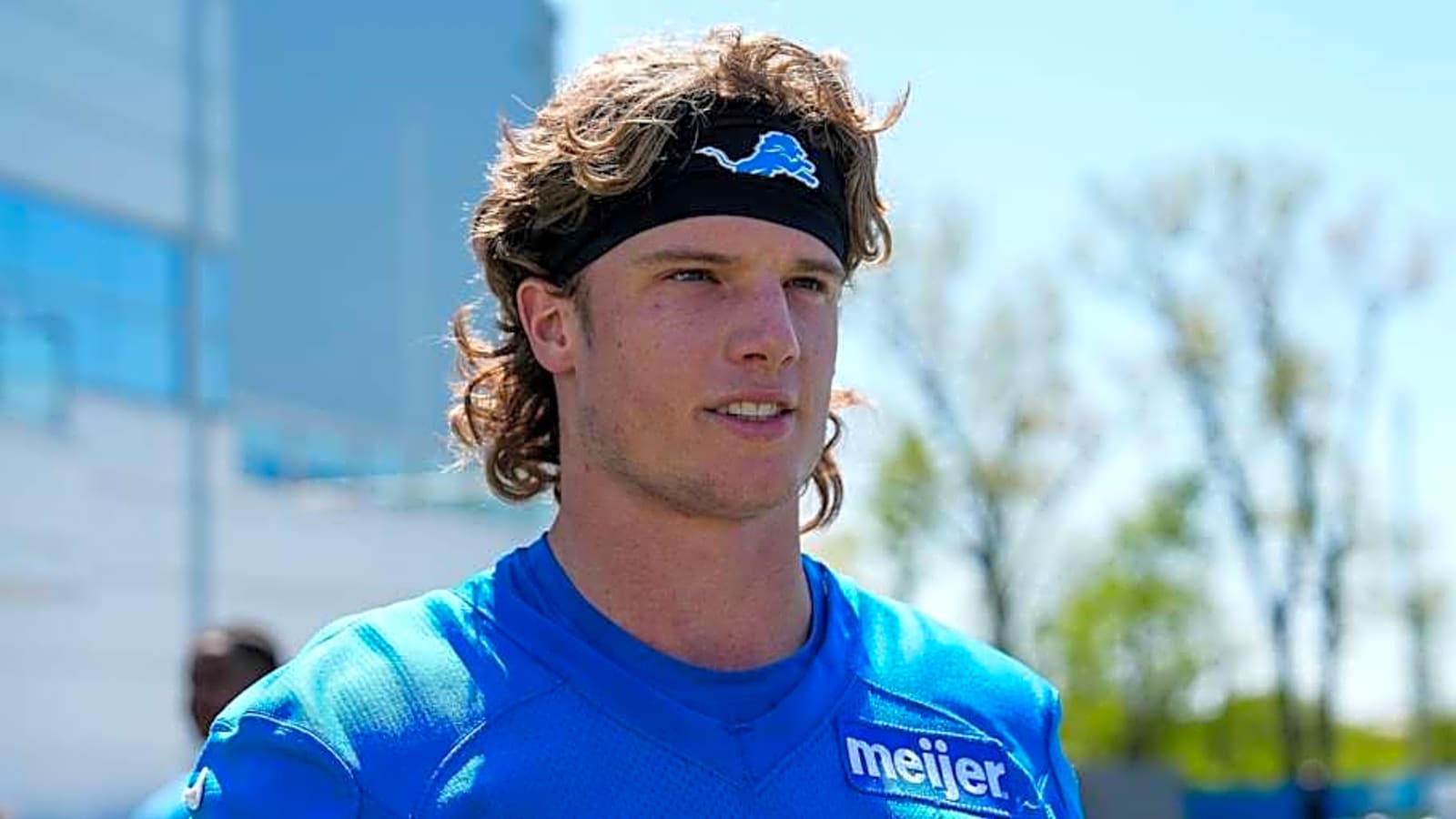Lions Sign WR Isaac TeSlaa to Rookie Contract