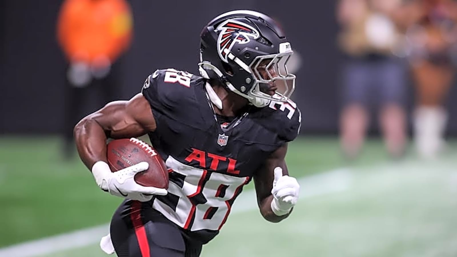 Atlanta Falcons Rookie RB Nathan Carter Puts NFL on Notice vs. Titans