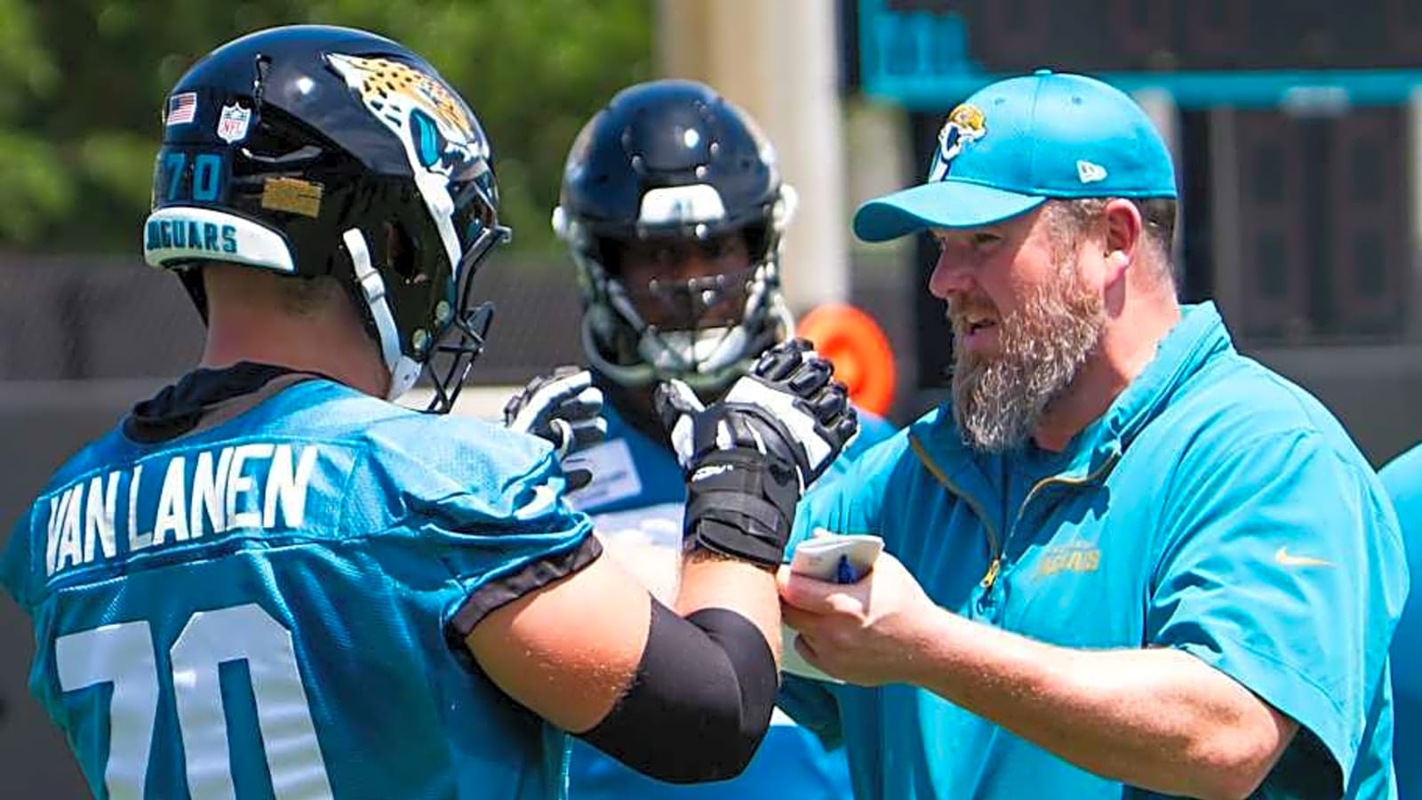 Jaguars&#39; O-Line Coach Encouraging Competition