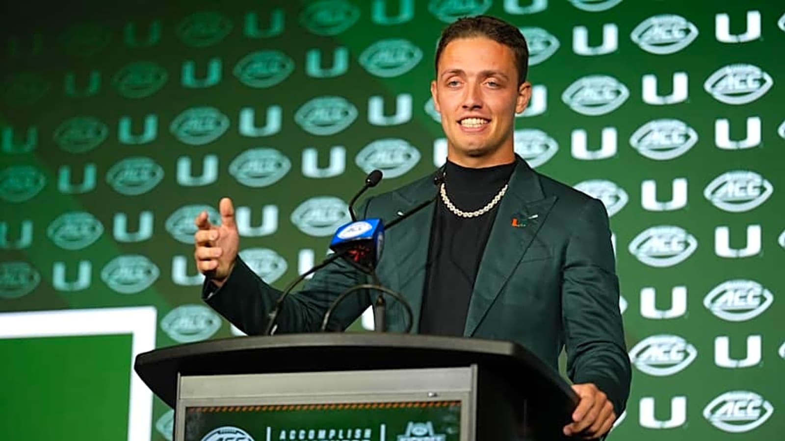 Carson Beck Compares Situation at Miami to Following Stetson Bennett at Georgia