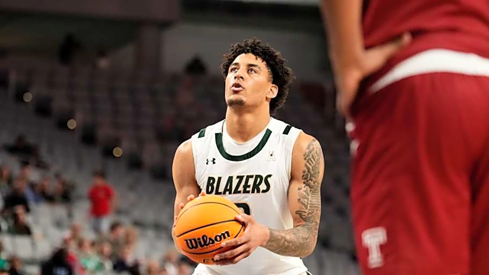 Michigan basketball skilled big Yaxel Lendeborg named as a top pick in early 2026 NBA Draft