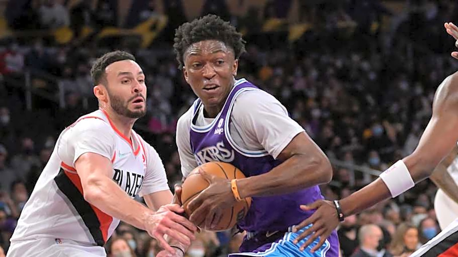 Lakers Linked With Former First-Round Draft Pick