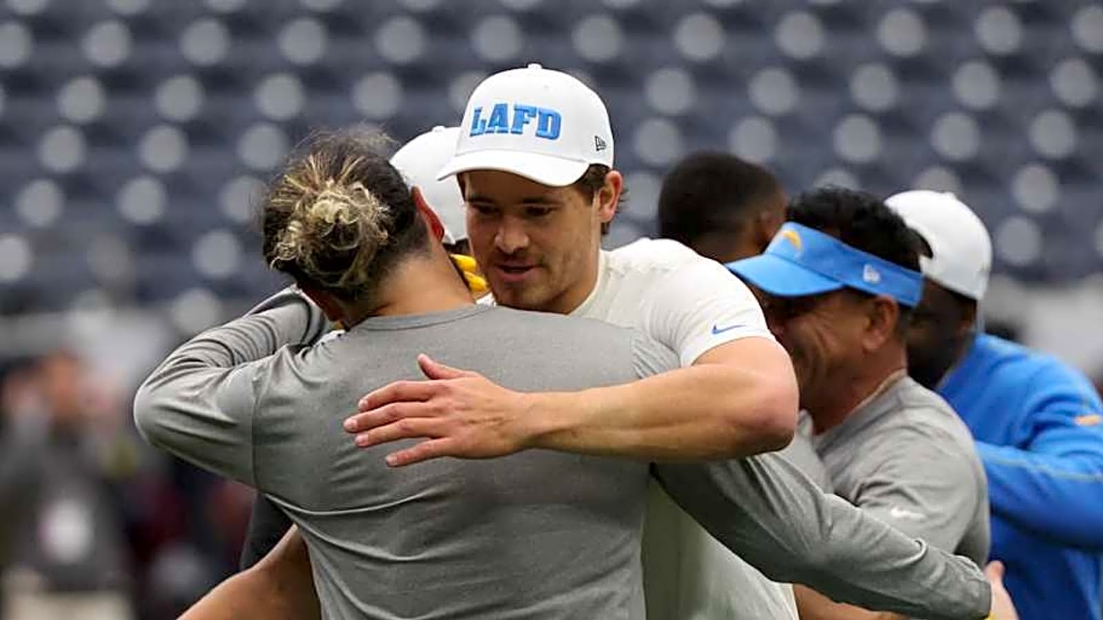 Los Angeles Chargers&#39; Justin Herbert Surprising Teammates Mike Williams, Tyler Conklin At Practice
