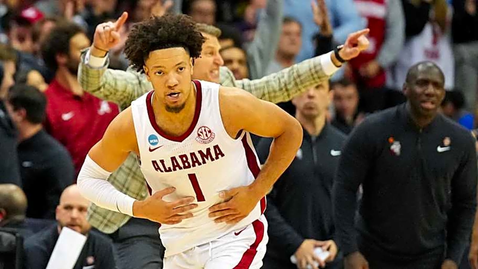 Alabama Guard Mark Sears Officially Signs Contract with Milwaukee Bucks: Roll Call