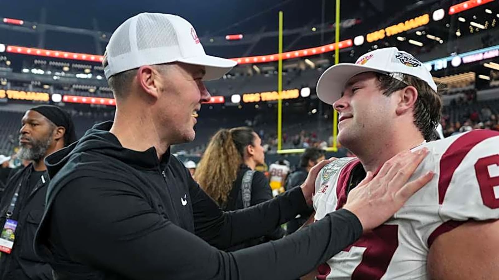 USC Trojans 4-Star Quarterback Jonas Williams Actively Recruiting Blue-Chip Prospects