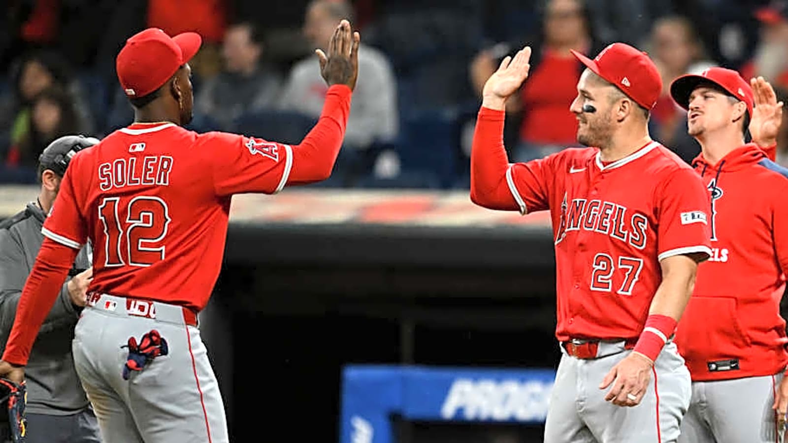 Angels Notes: All-Star Injured, Robert Stephenson Out Indefinitely, Major Trade Predictions