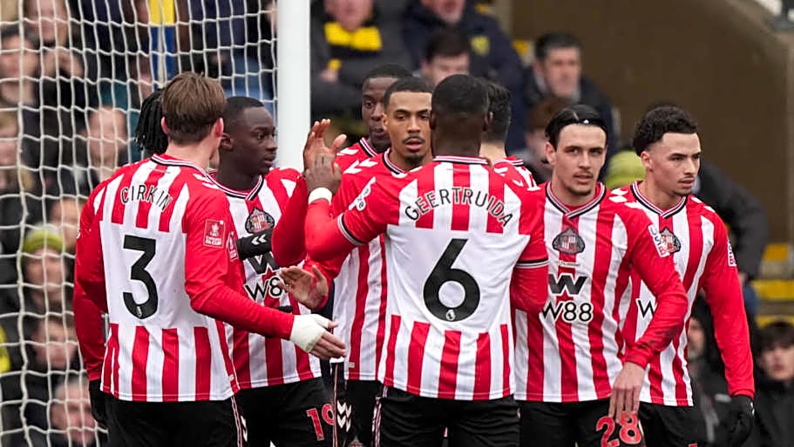 Sunderland and Leeds Are in Talks with Galatasaray for a Brazilian Midfielder