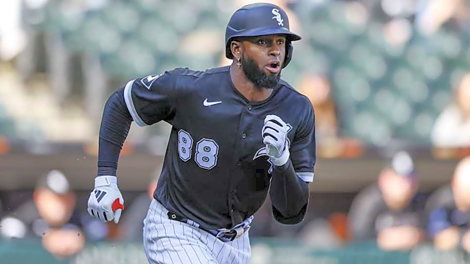 Philadelphia Phillies Should Buy Low on White Sox Star at Trade Deadline