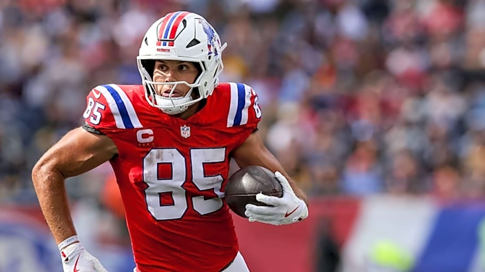 Patriots OC Reveals Hunter Henry&#39;s Best Leadership Qualities