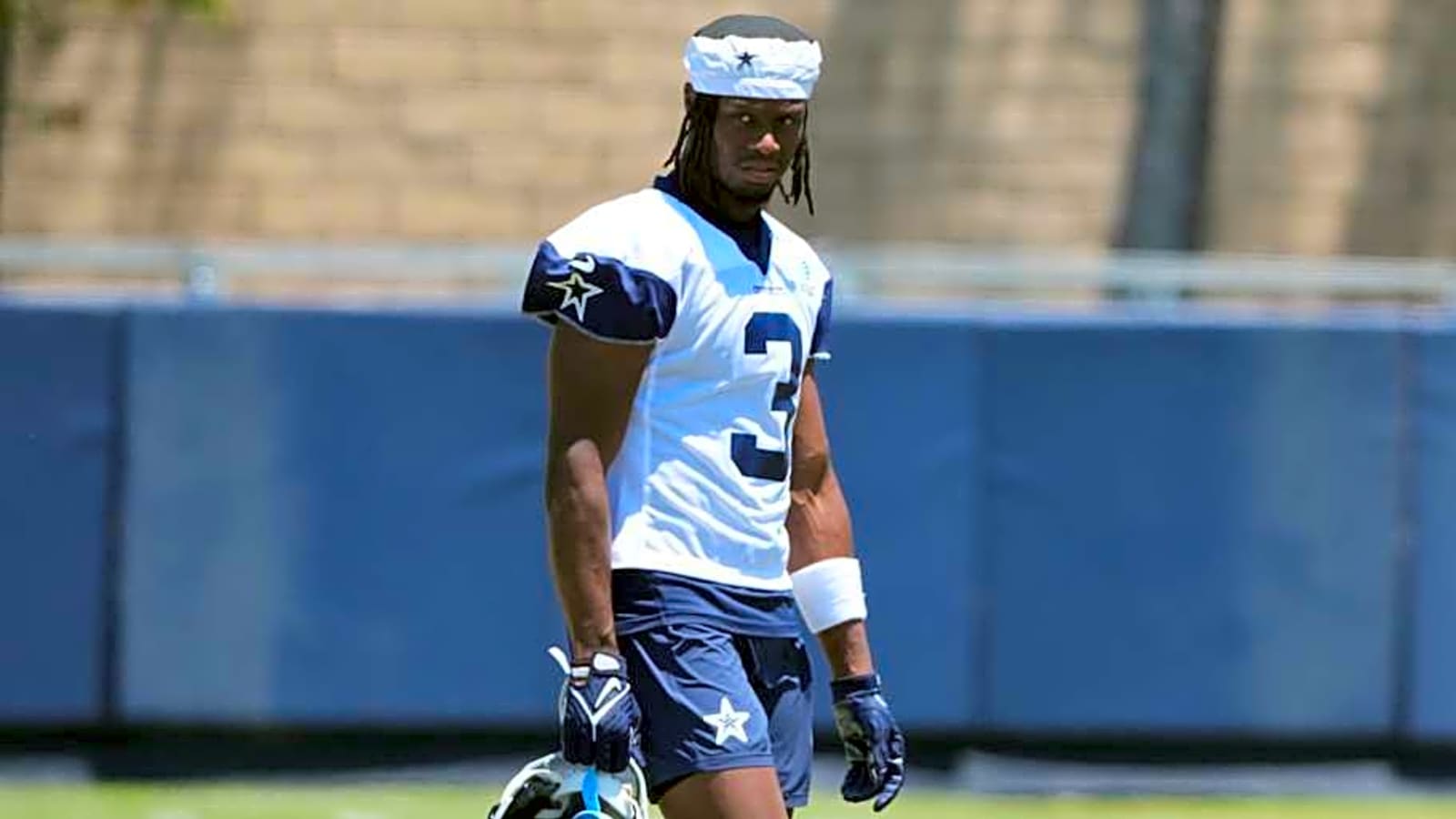 George Pickens continues giving Cowboys front office shining impression after trade