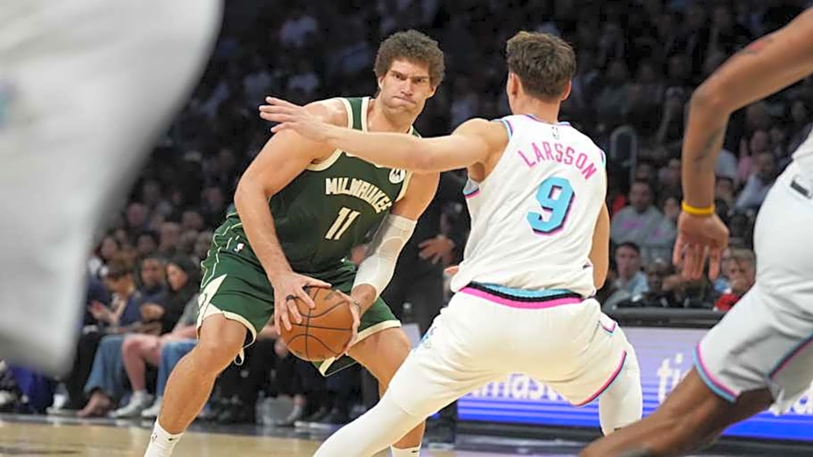 Bucks&#39; Brook Lopez Expected to Be Serious Target For West Contender