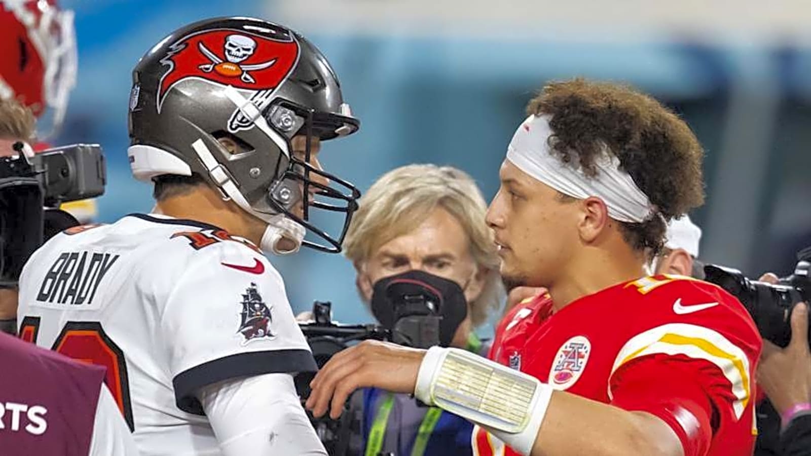 Chiefs&#39; Patrick Mahomes Meets With Raiders&#39; Tom Brady