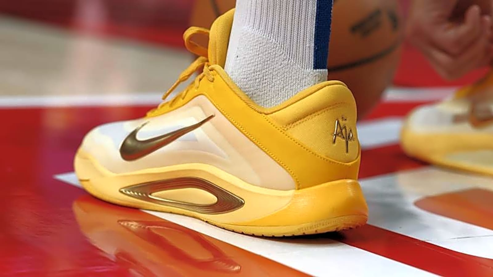 Steph Curry's Shoes Honor 3 Basketball Icons in Portland