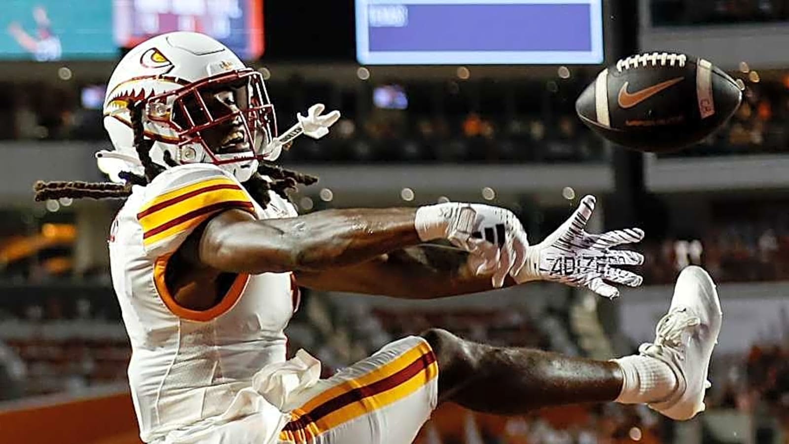 Undrafted rookie turned up heat on Commanders veteran at minicamp