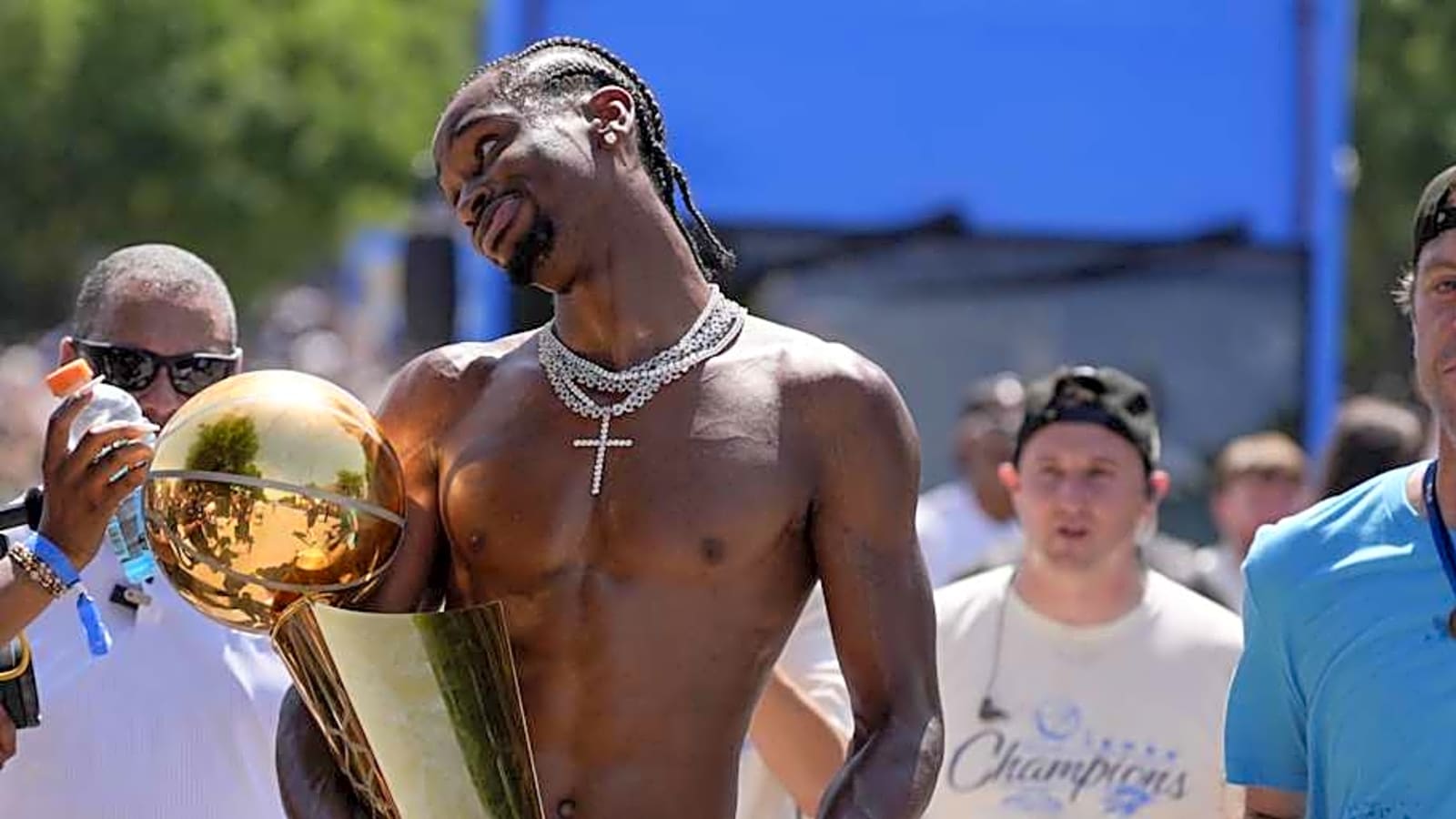 OKC Mayor Gifts Entire OKC Thunder Roster Days