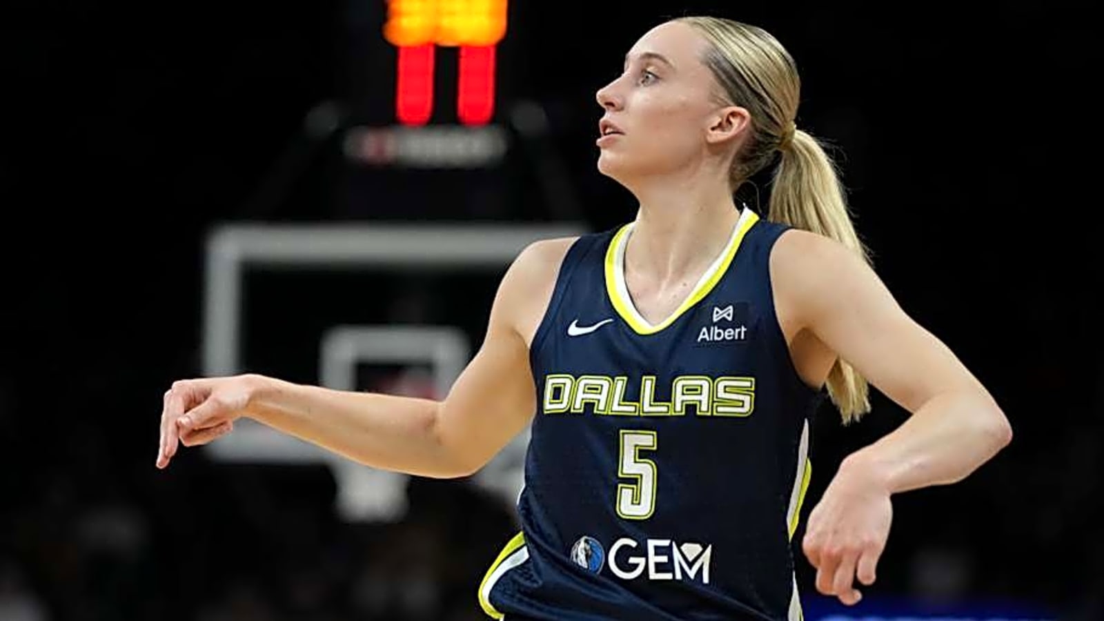 Paige Bueckers&#39; Blunt 1-Word Response to Caitlin Clark Steals Question Speaks Volumes