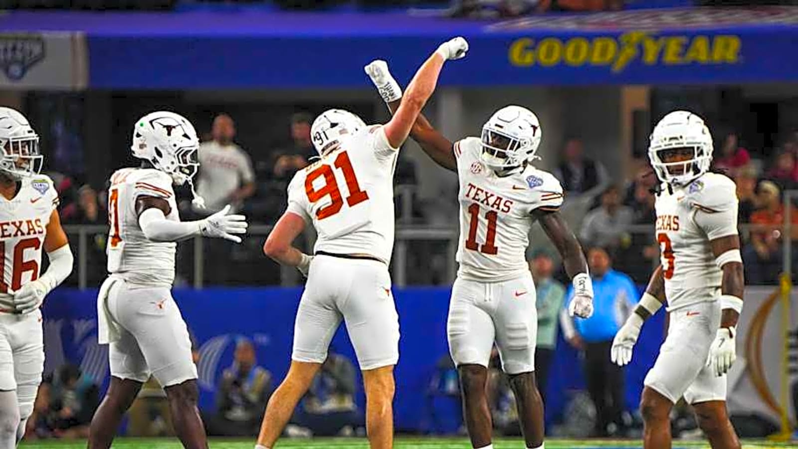 Texas Longhorns &#39;Dynamic Duo&#39; Named Among College Football&#39;s Best