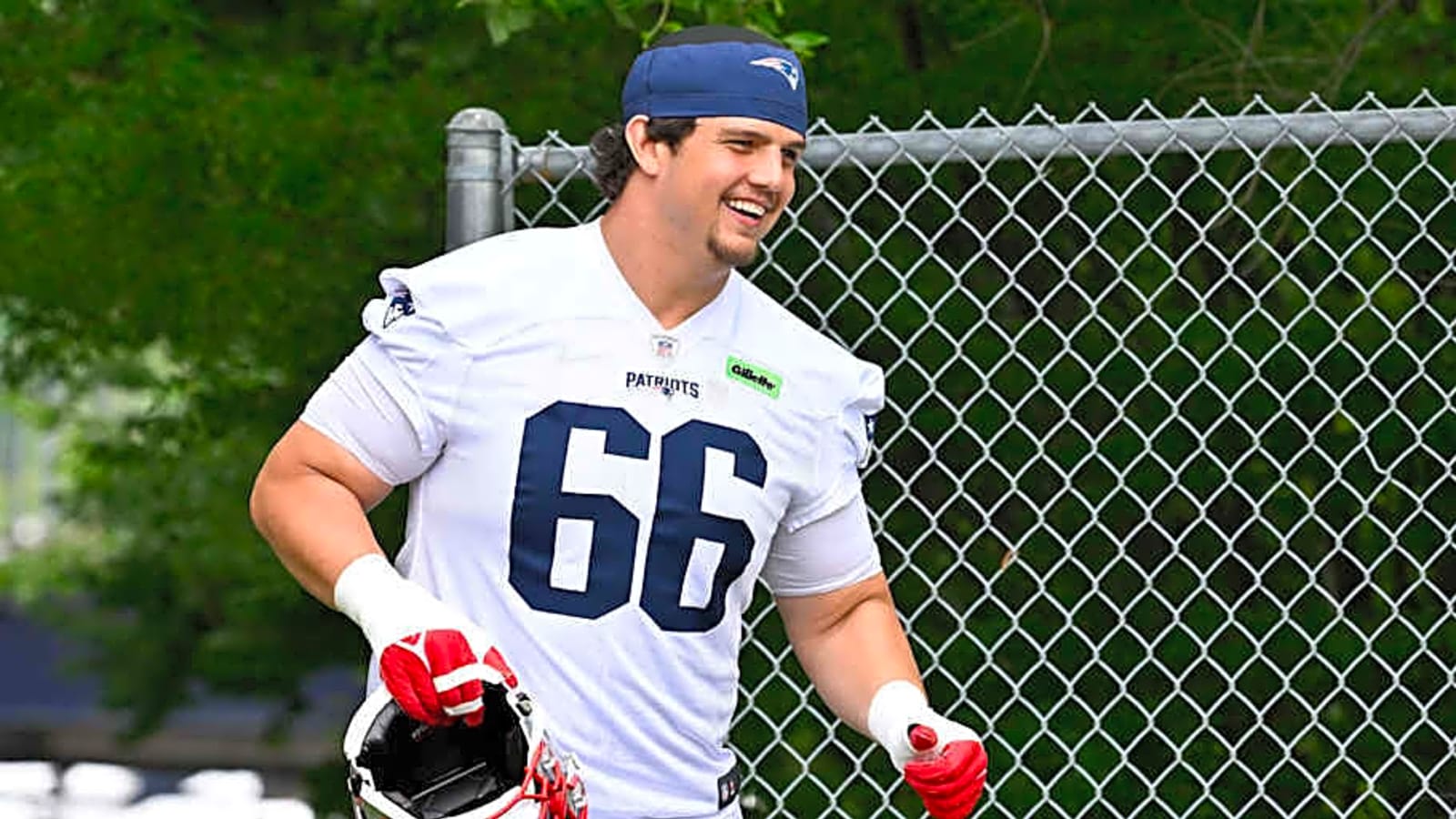 Patriots Rookies Take Part in Community Day