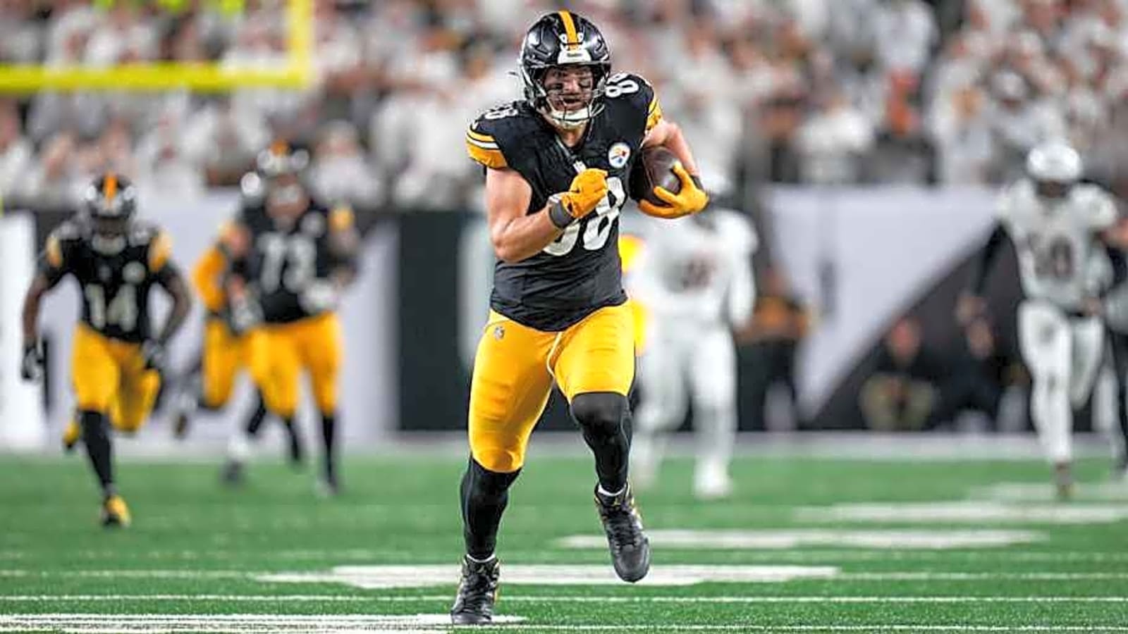 Steelers Haven&#39;t Convinced Us of Pat Freiermuth Bounce Back