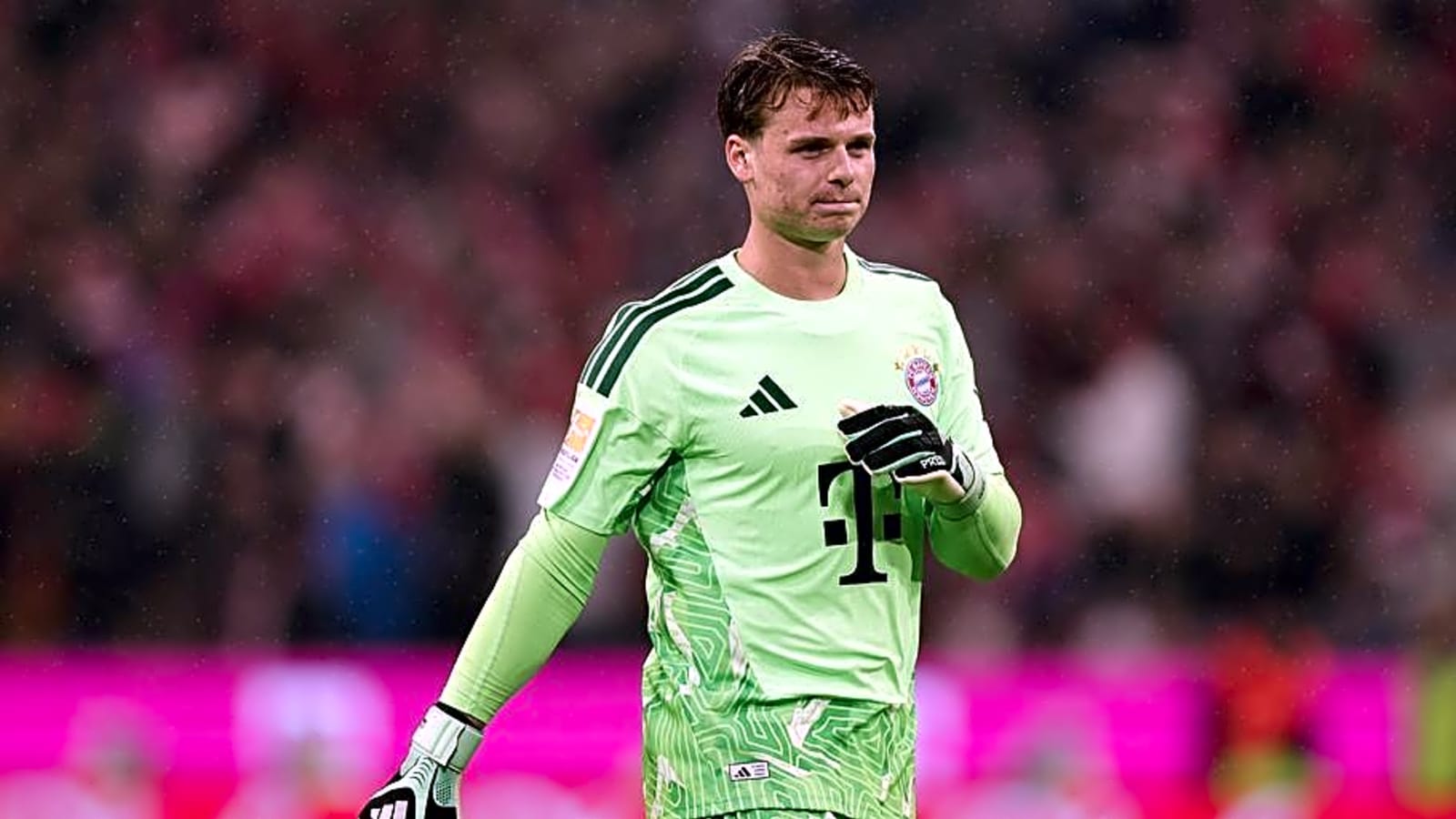 Bayern Munich president jumps in defense of Jonas Urbig