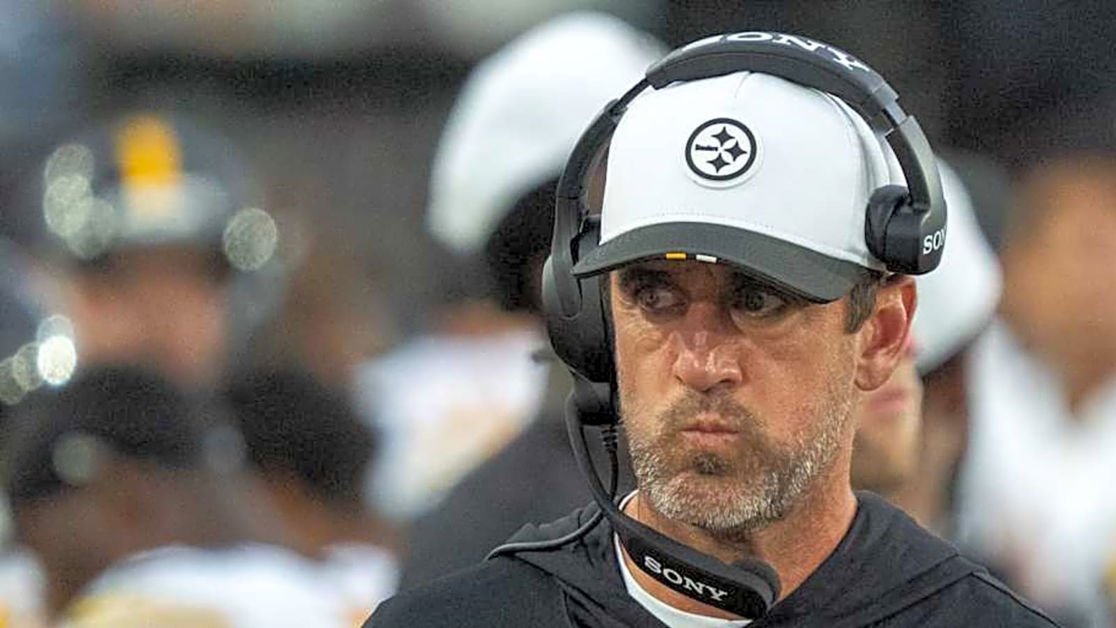 Mavericks GM makes surprising appearance with Aaron Rodgers, Pittsburgh Steelers