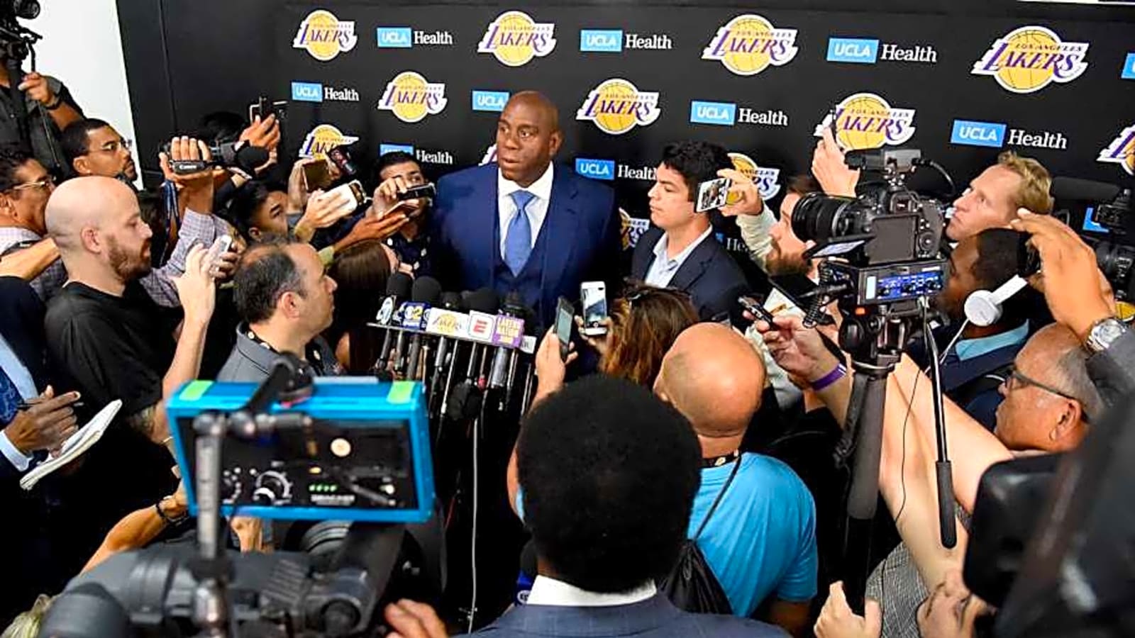 NBA Legend Magic Johnson Reacts To Shocking Lakers News