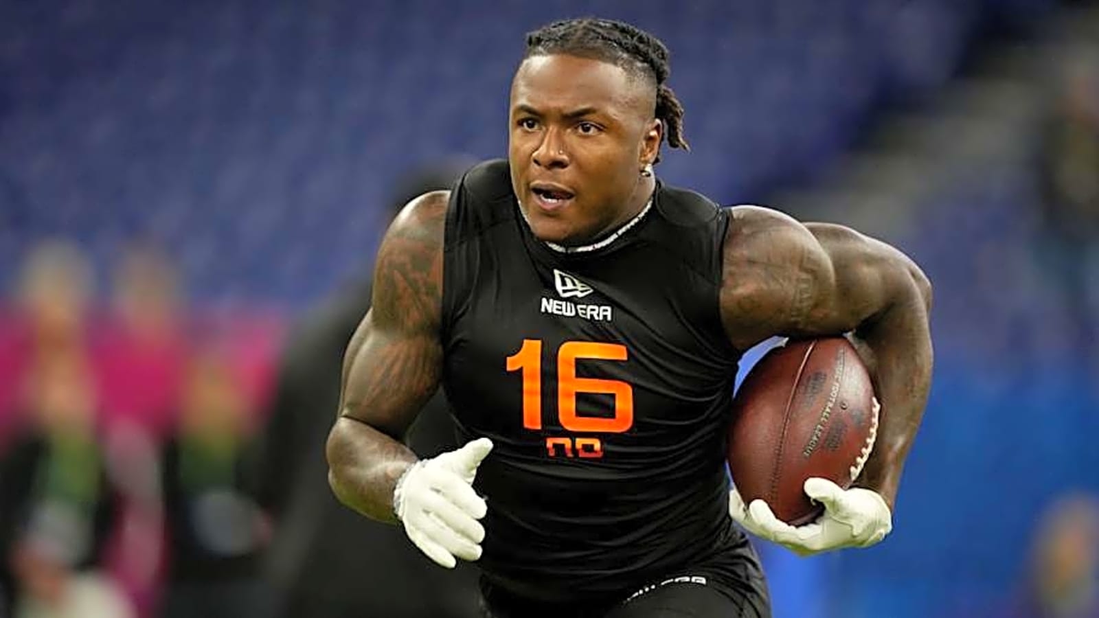 Visits by running back and slot receiver keep Bears thinking offense