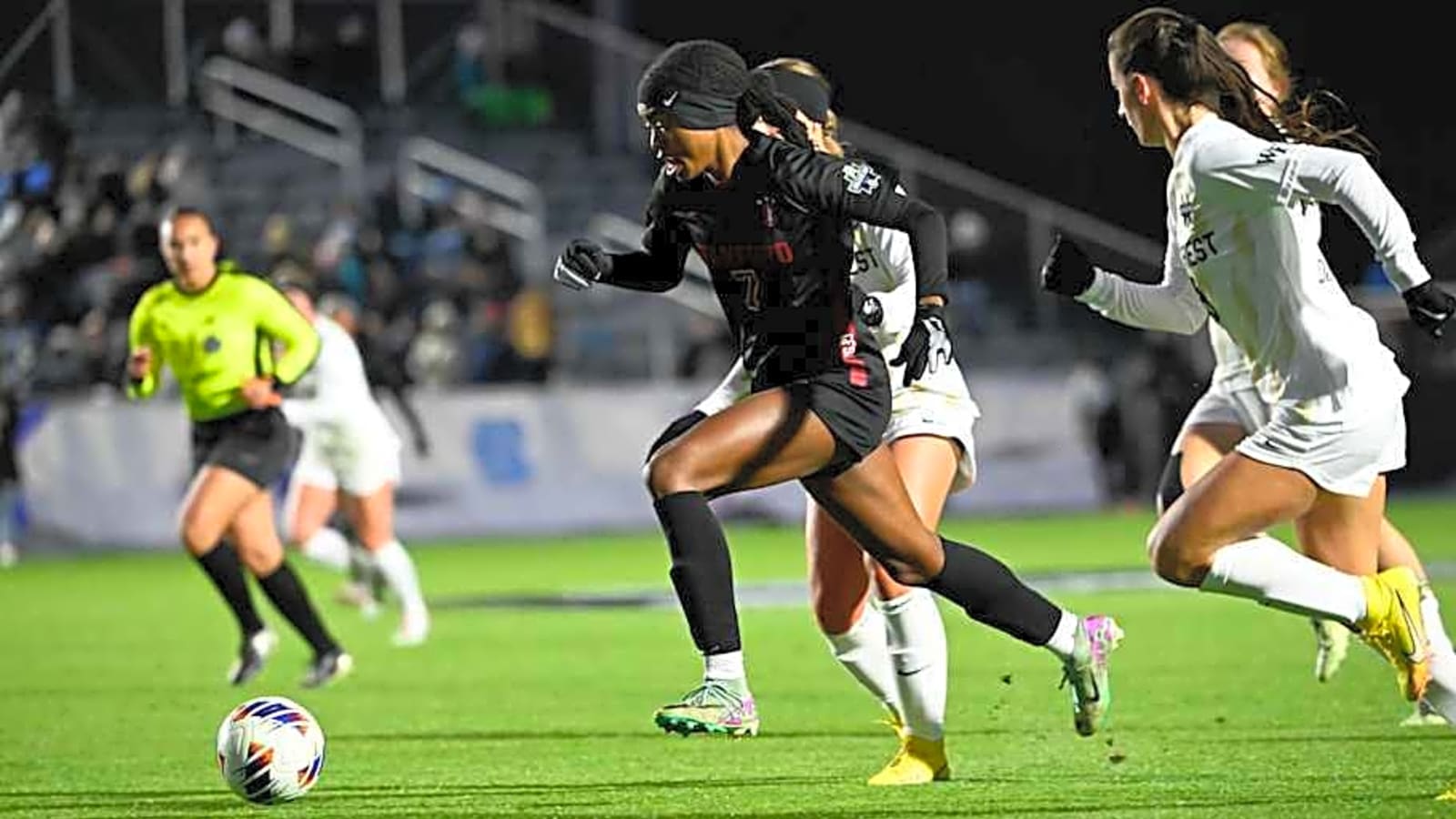 No. 7 Stanford Takes on No. 16 Santa Clara in Rivalry Game