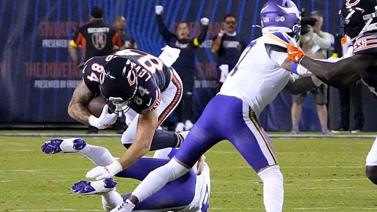 How Ben Johnson adjusts Bears play calling to injury at tight end