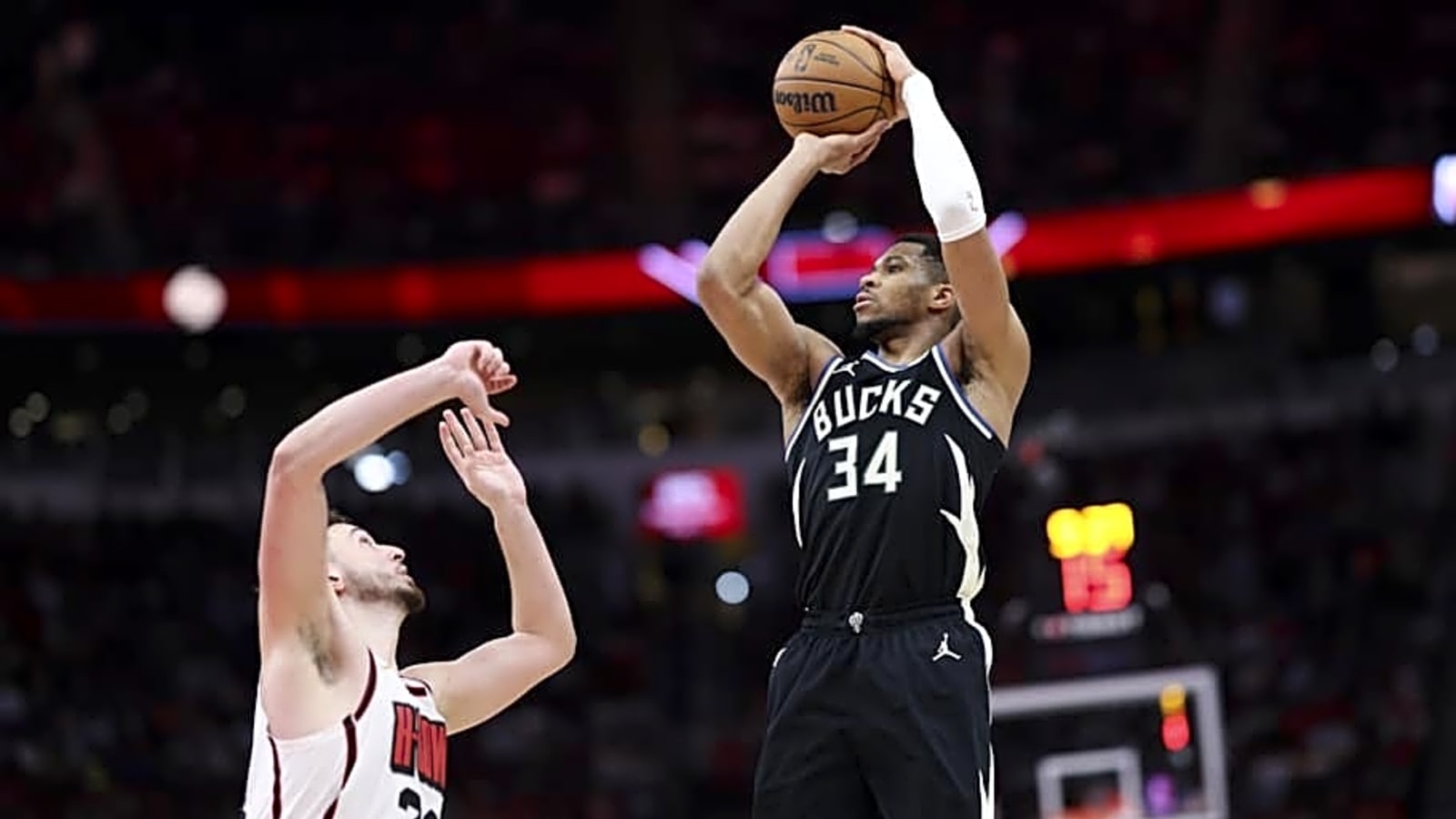 Bucks Notes: Warriors Want Bucks Forward, Giannis Trade Rumors, GM Jon Horst Disrespected