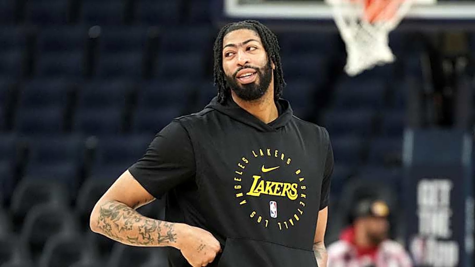Former Lakers Star Anthony Davis Undergoes Surgery