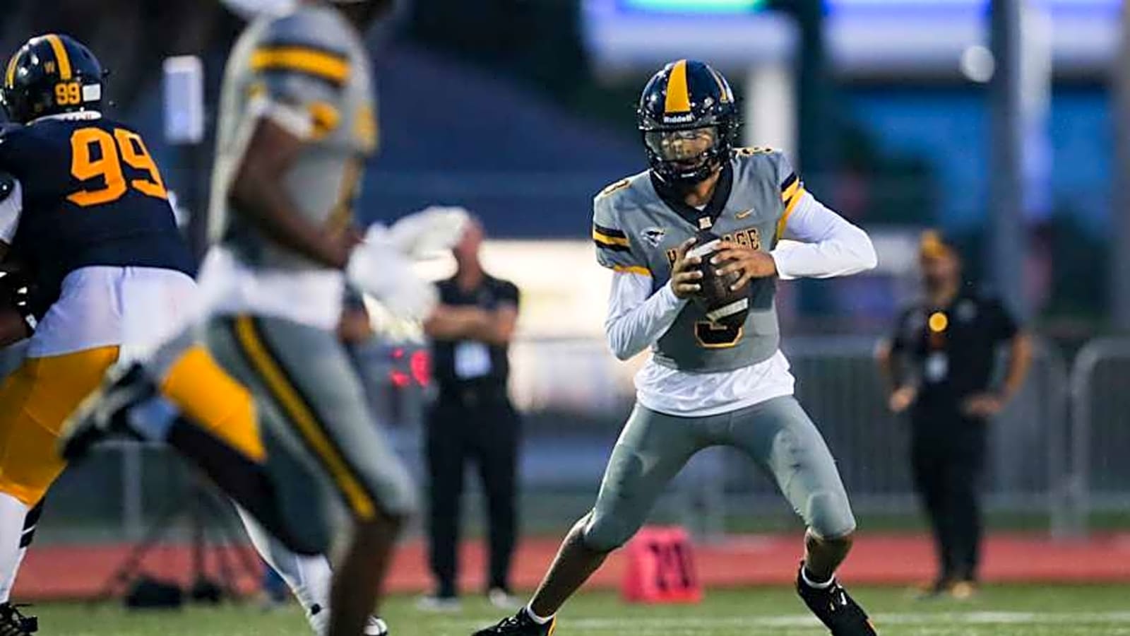 LSU Football Attempting to Flip a Five-Star Texas Longhorns Quarterback Commit