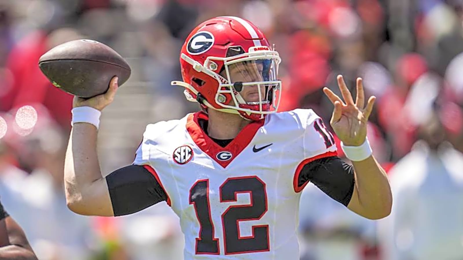 Georgia Bulldogs Expected to Have Top QB Battle Entering 2025 College Football Season