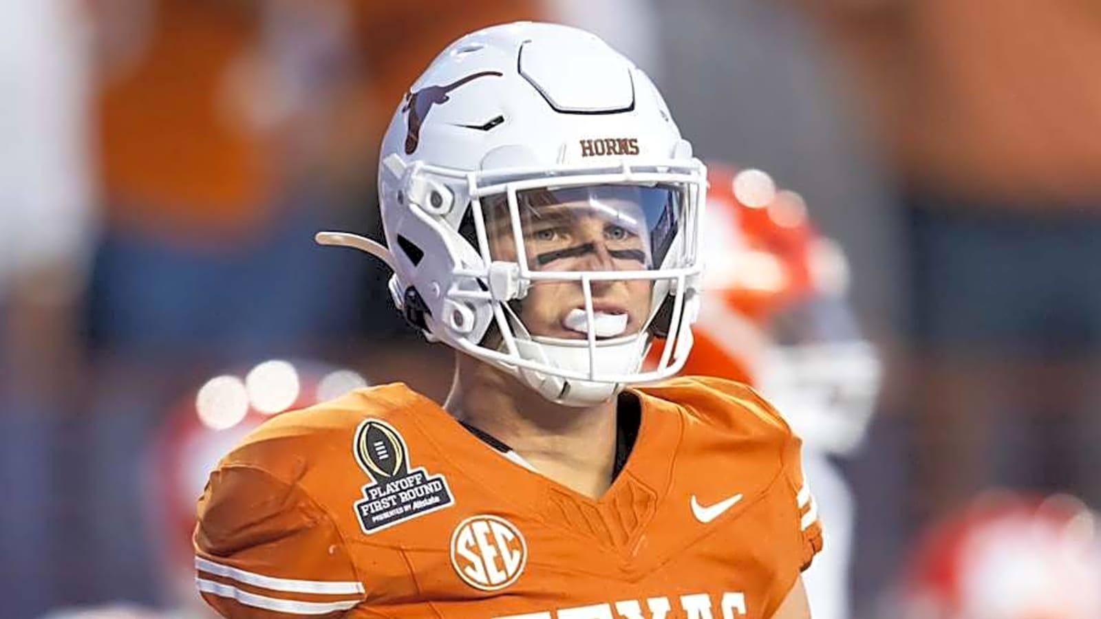 Texas Longhorns&#39; Michael Taaffe Shows Support for Flood Victims