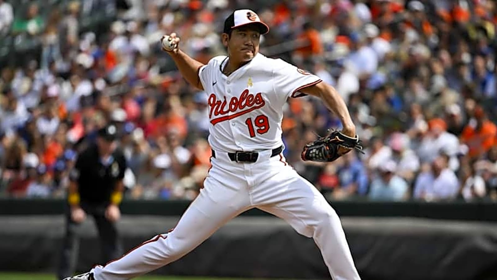 Orioles' starter avoids significant injury after scare