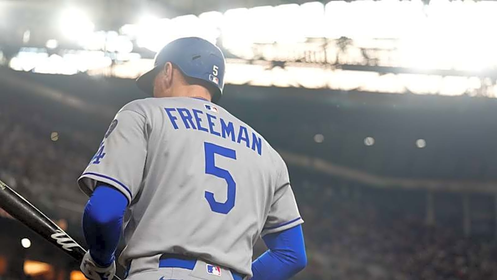 Dodgers&#39; Freddie Freeman Wins Prestigious Award