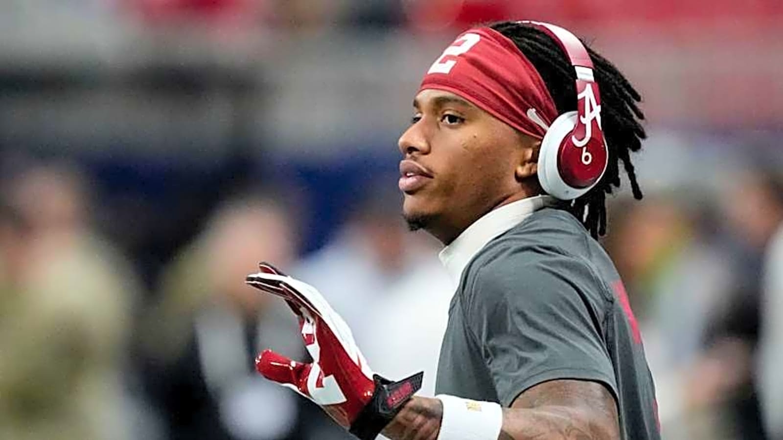 $1.6 million WR makes NIL announcement before College Football Playoff