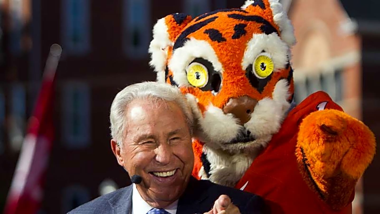 Nick Saban addresses if he&#39;ll take over Lee Corso headgear picks on College GameDay
