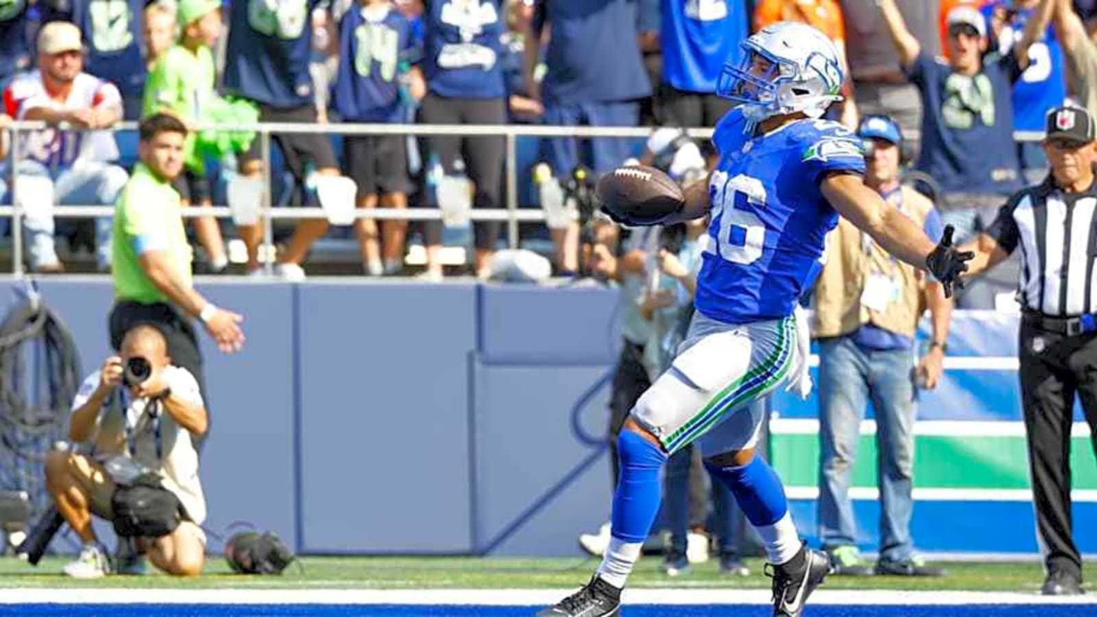 Report: Seahawks to unveil new throwback uniforms for 50th season