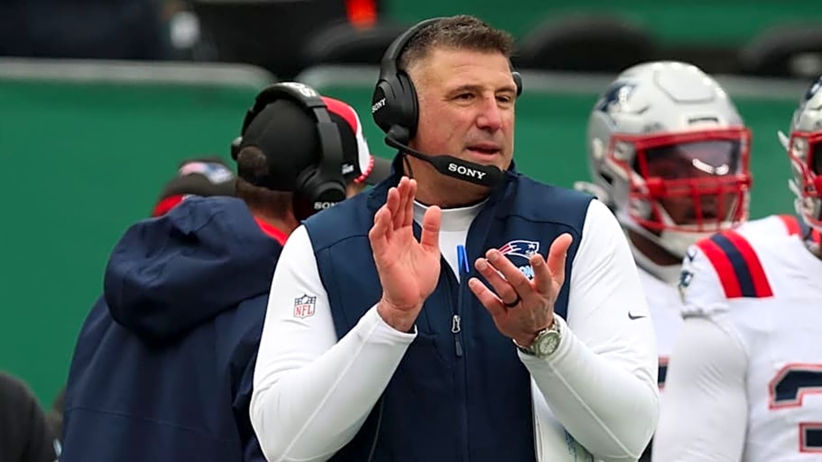 Mike Vrabel Looks Back on Playoff Debut vs. Patriots