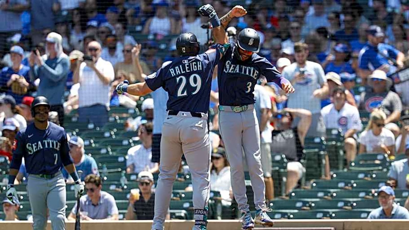 Seattle Mariners Light up Scoreboard, Clinch Series in 14-6 Win Against Chicago Cubs