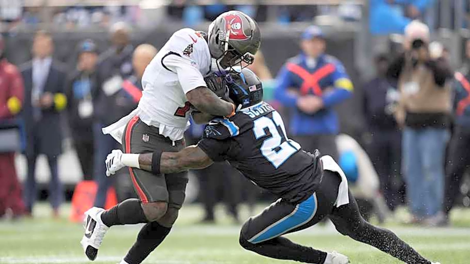 Carolina Panthers Projected to Re-Sign 2 Terrible Defenders