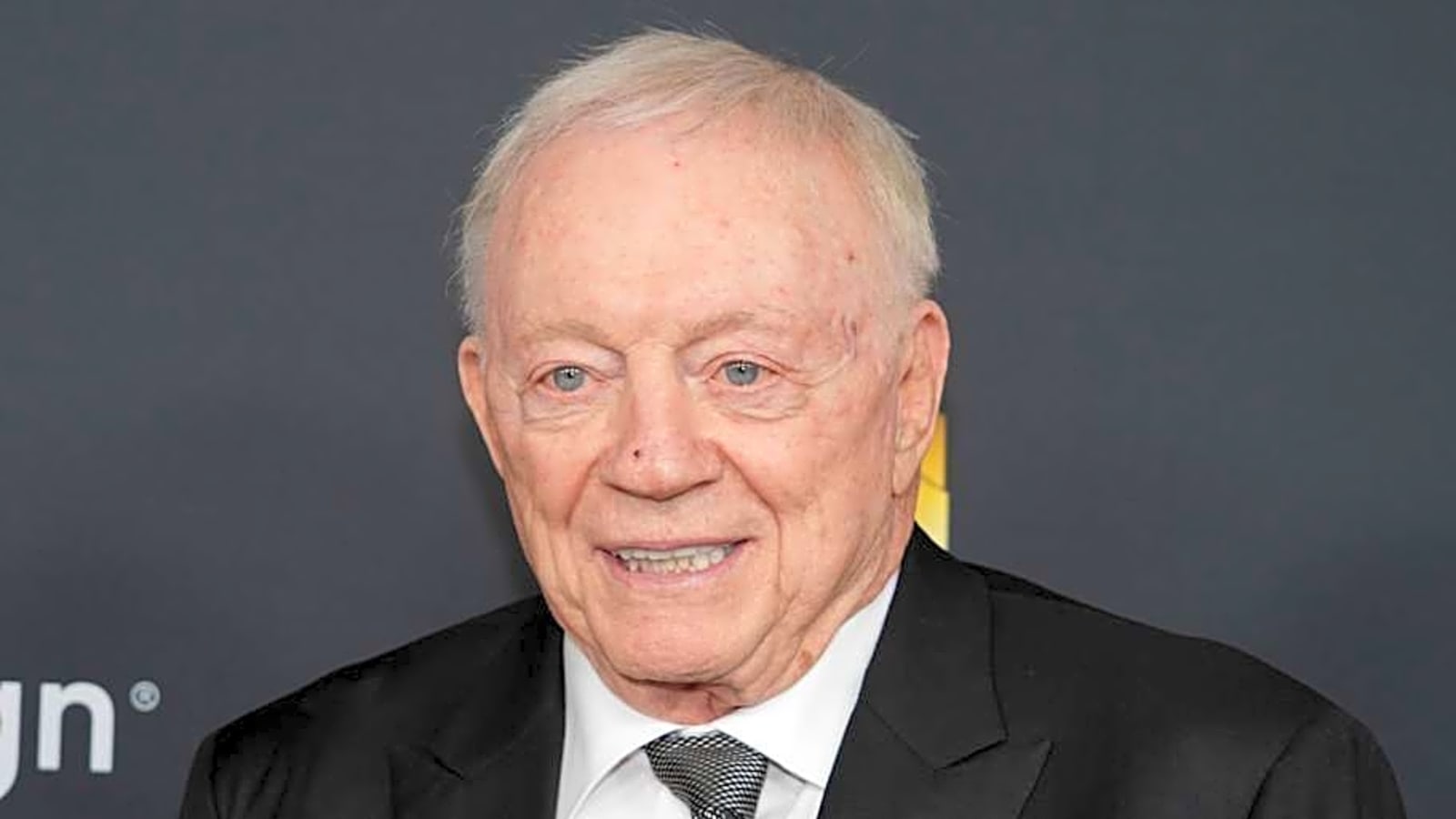 NFL reporter claims Cowboys front office &#39;stood on business&#39; during camp presser