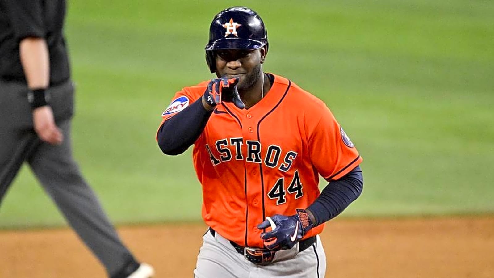 Mind Boggling Stat Proves Astros Yordan Alvarez Owns Rangers at Globe Life