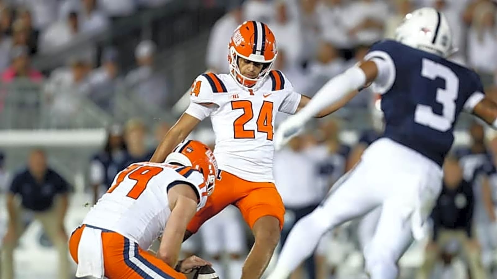 Record-Breaking Illinois Kicker Ethan Moczulski Finds New College Home